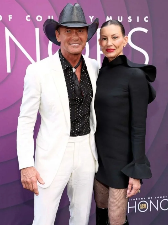 Tim McGraw Brings Wife and Daughter Onstage